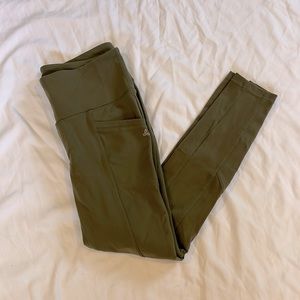Prana 7/8 legging, size Small